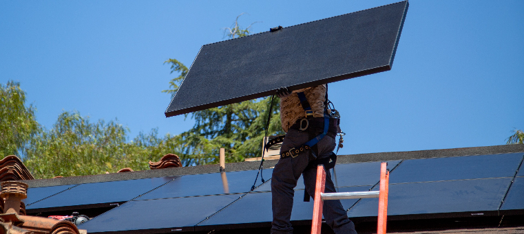Top Solar panel installation company installing rooftop solar panels